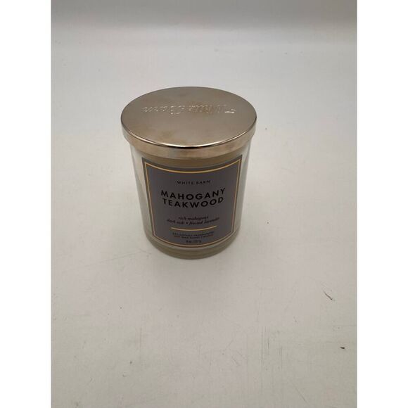 White Barn Mahogany Teakwood Soy Wax Candle 8oz Frosted Lavender Scent - Picture 1 of 3